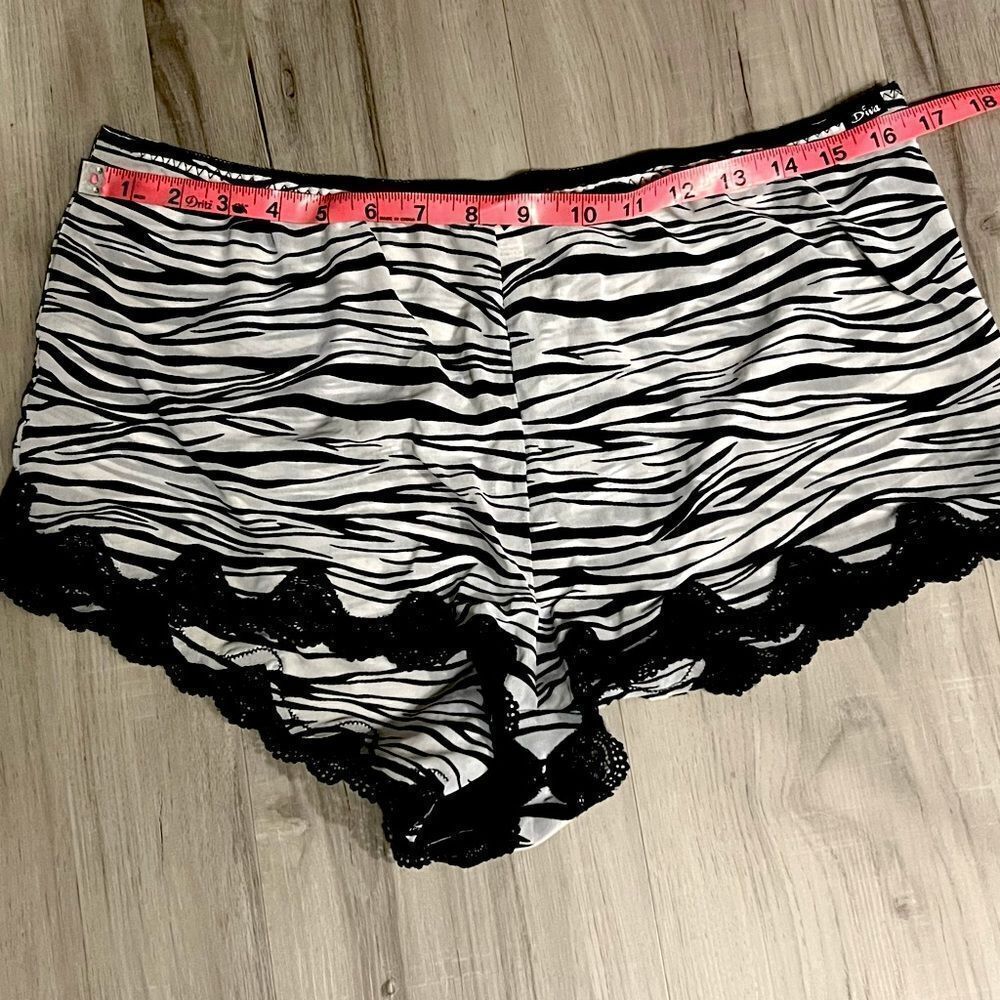 Fredericks of Hollywood lingerie sleep shorts zebra print size 1X - Picture 3 of 7